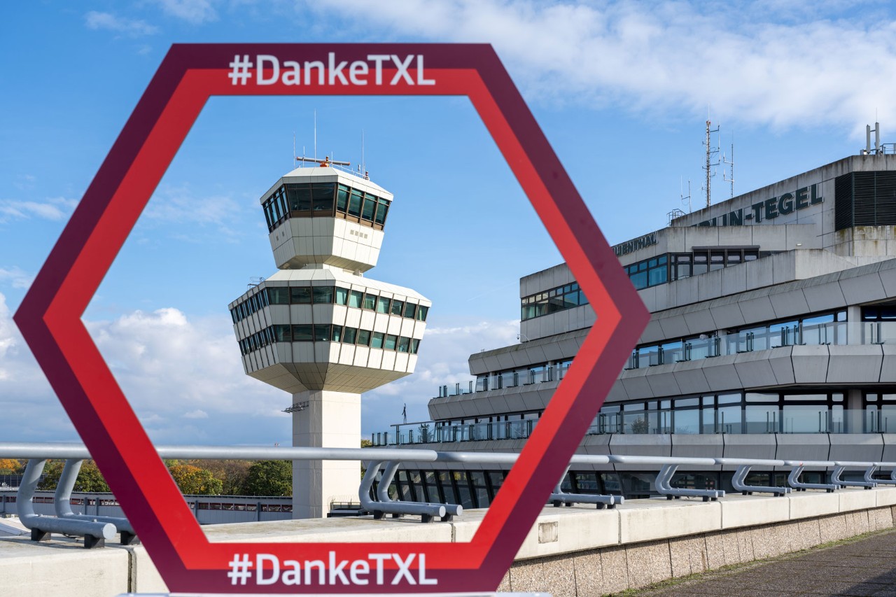 Hexagon Rahmen Flughafen TXL